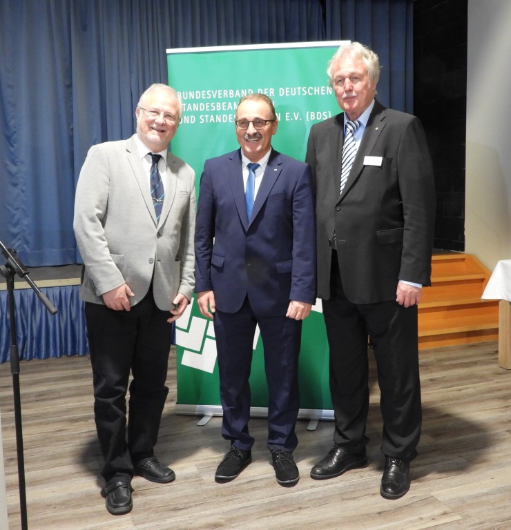 (Quelle: BDS) vlnr: Designierter Präsident Volker Weber, Geschäftsführer Gerhard Bangert, amtierender Präsident Klaus Holub